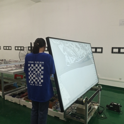 86インチ高輝度ウィンドウLCDディスプレイ 2500ニト UHD